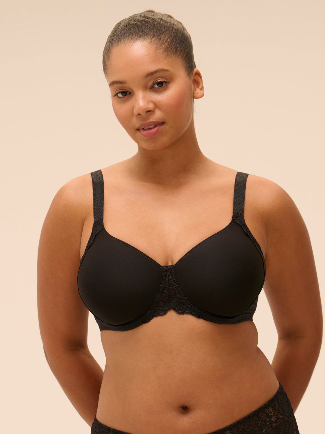 Soutien-gorge avec armatures moulé rigide - Noir