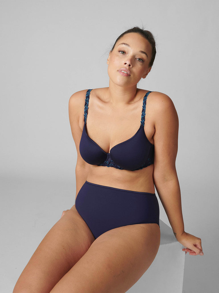 soutien-gorge-spacer-decollete-plongeant-minuit-andora-11