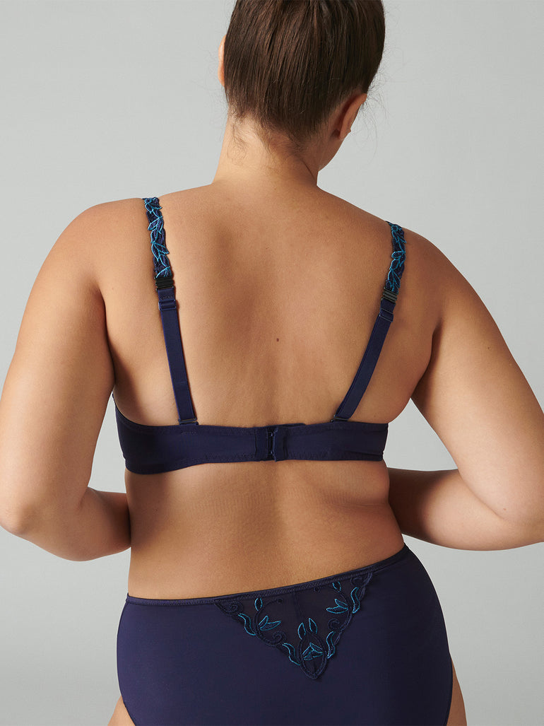 soutien-gorge-spacer-decollete-plongeant-minuit-andora-15