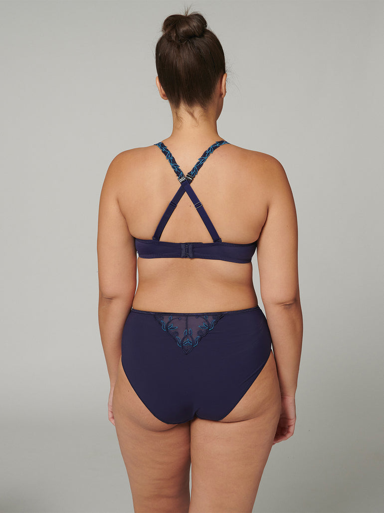 soutien-gorge-spacer-decollete-plongeant-minuit-andora-16